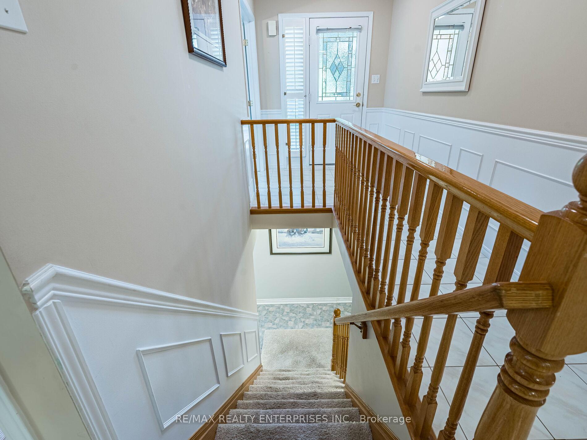Photo 24 of 40 Longyear Drive, Hamilton, Waterdown — HOMEH