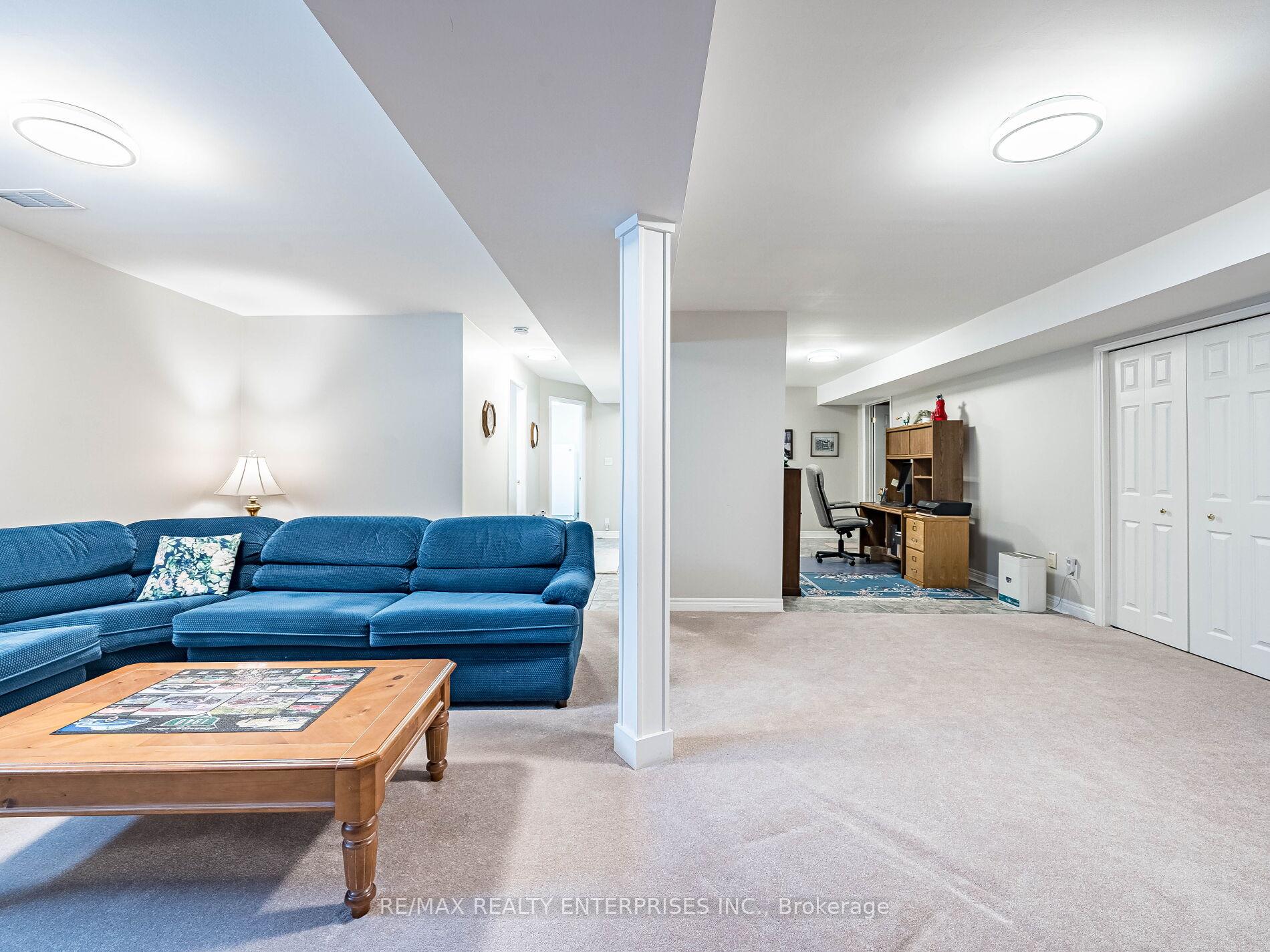 Photo 25 of 40 Longyear Drive, Hamilton, Waterdown — HOMEH