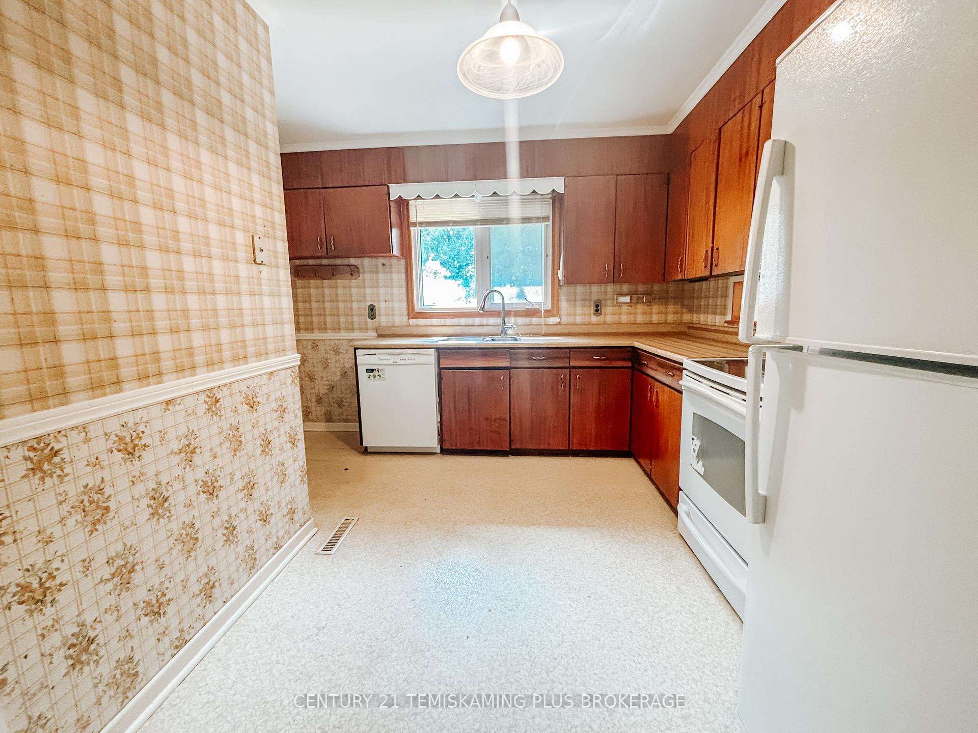Photo 13 of 238 Grant Street, Temiskaming Shores — HOMEH