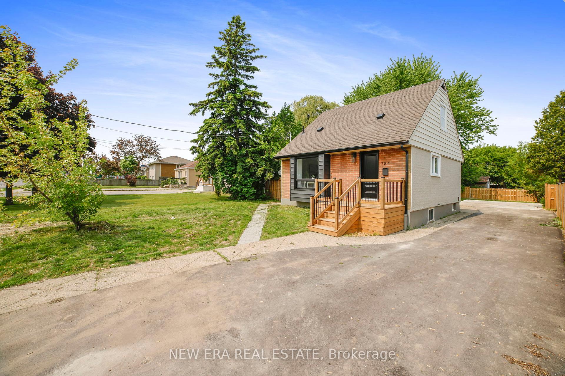 Photo 12 of 784 Upper Gage Drive, Hamilton, Macassa — HOMEH