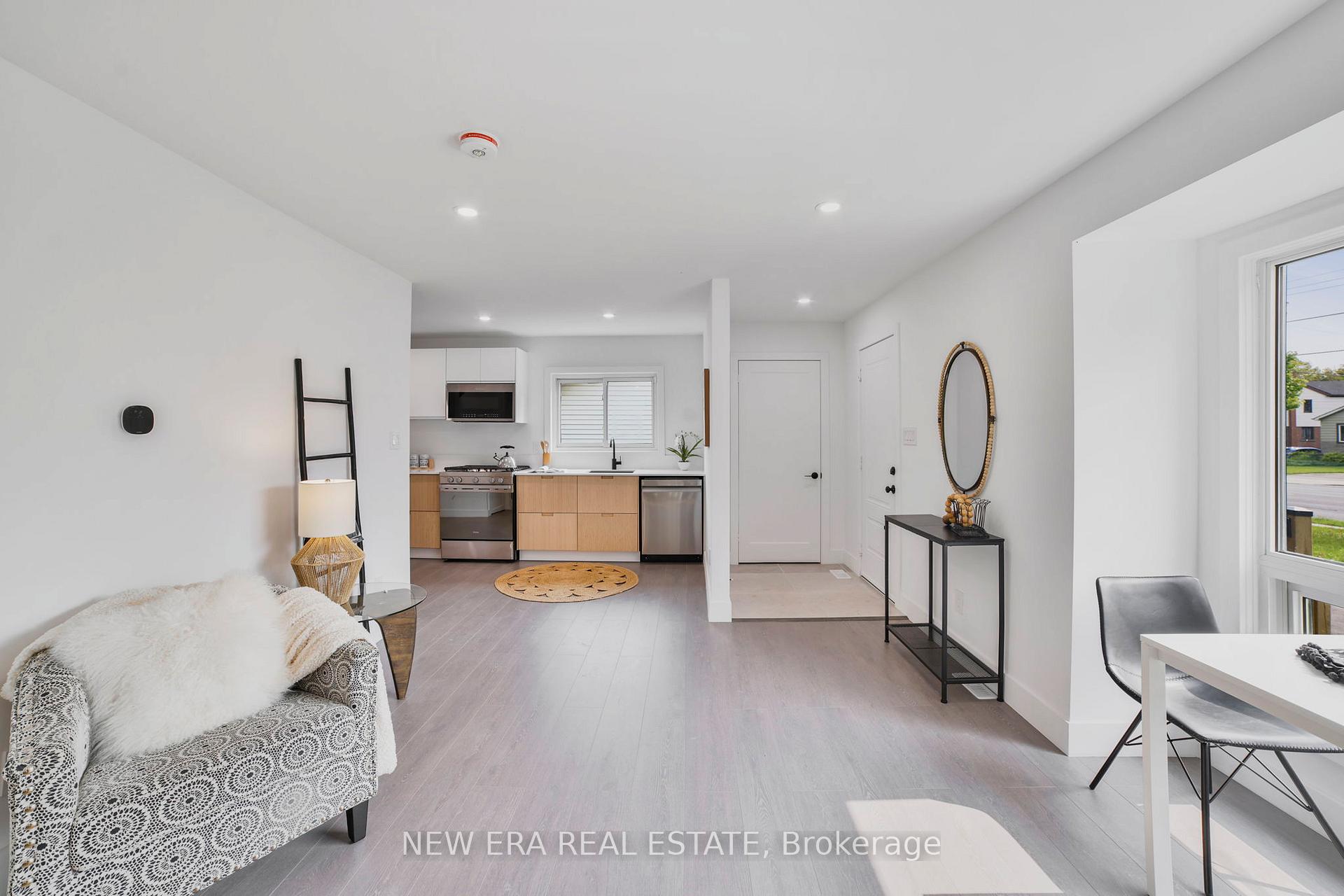 Photo 4 of 784 Upper Gage Drive, Hamilton, Macassa — HOMEH