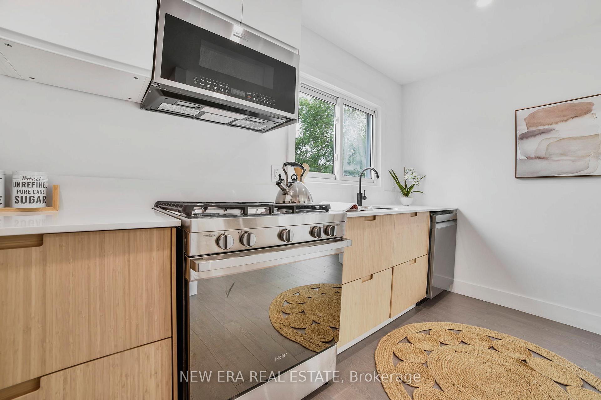 Photo 5 of 784 Upper Gage Drive, Hamilton, Macassa — HOMEH