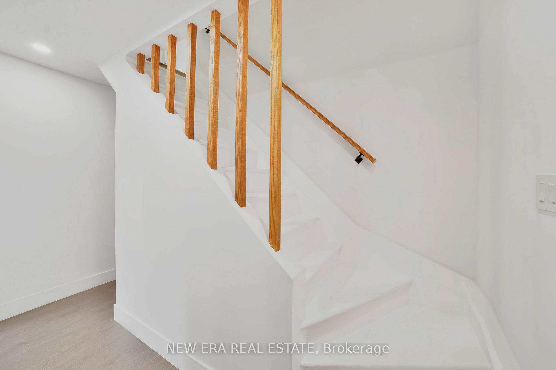 Photo 16 of 784 Upper Gage Drive, Hamilton, Macassa — HOMEH