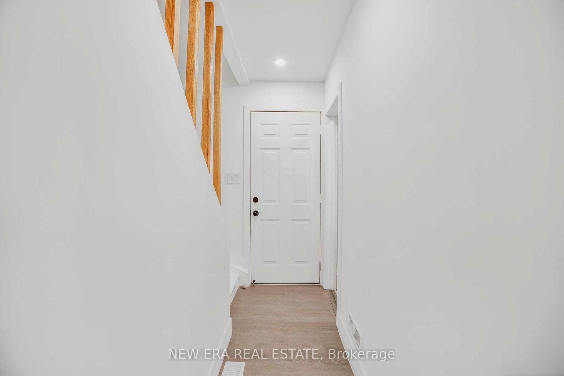 Photo 15 of 784 Upper Gage Drive, Hamilton, Macassa — HOMEH