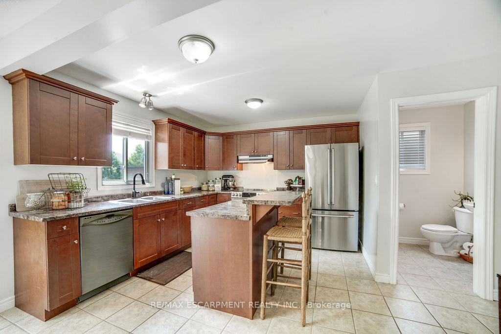 Photo 11 of 130 Highland Boulevard, Haldimand — HOMEH