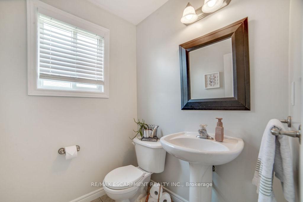 Photo 12 of 130 Highland Boulevard, Haldimand — HOMEH