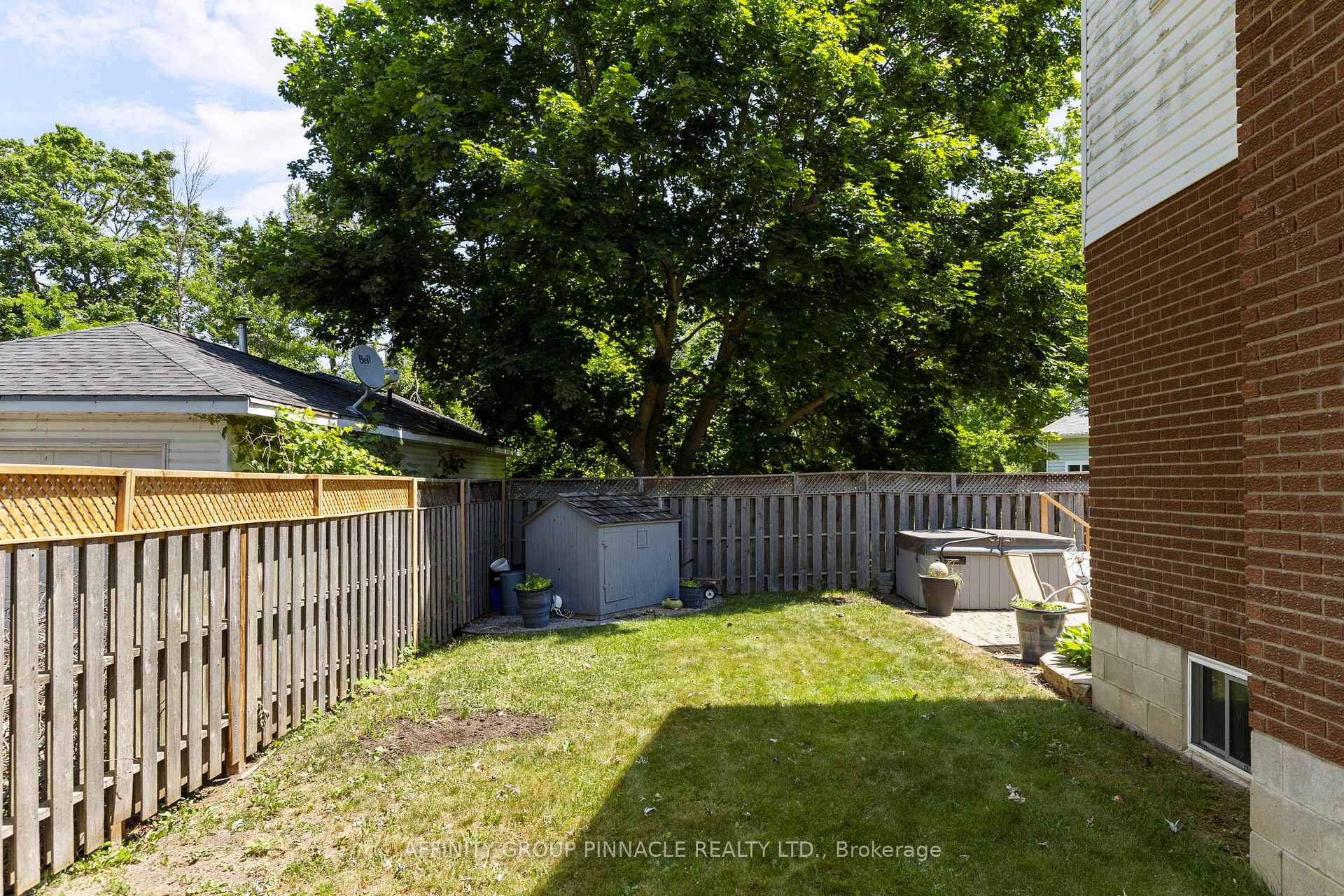 Photo 15 of 431 Dundas Street, Brock, Beaverton — HOMEH