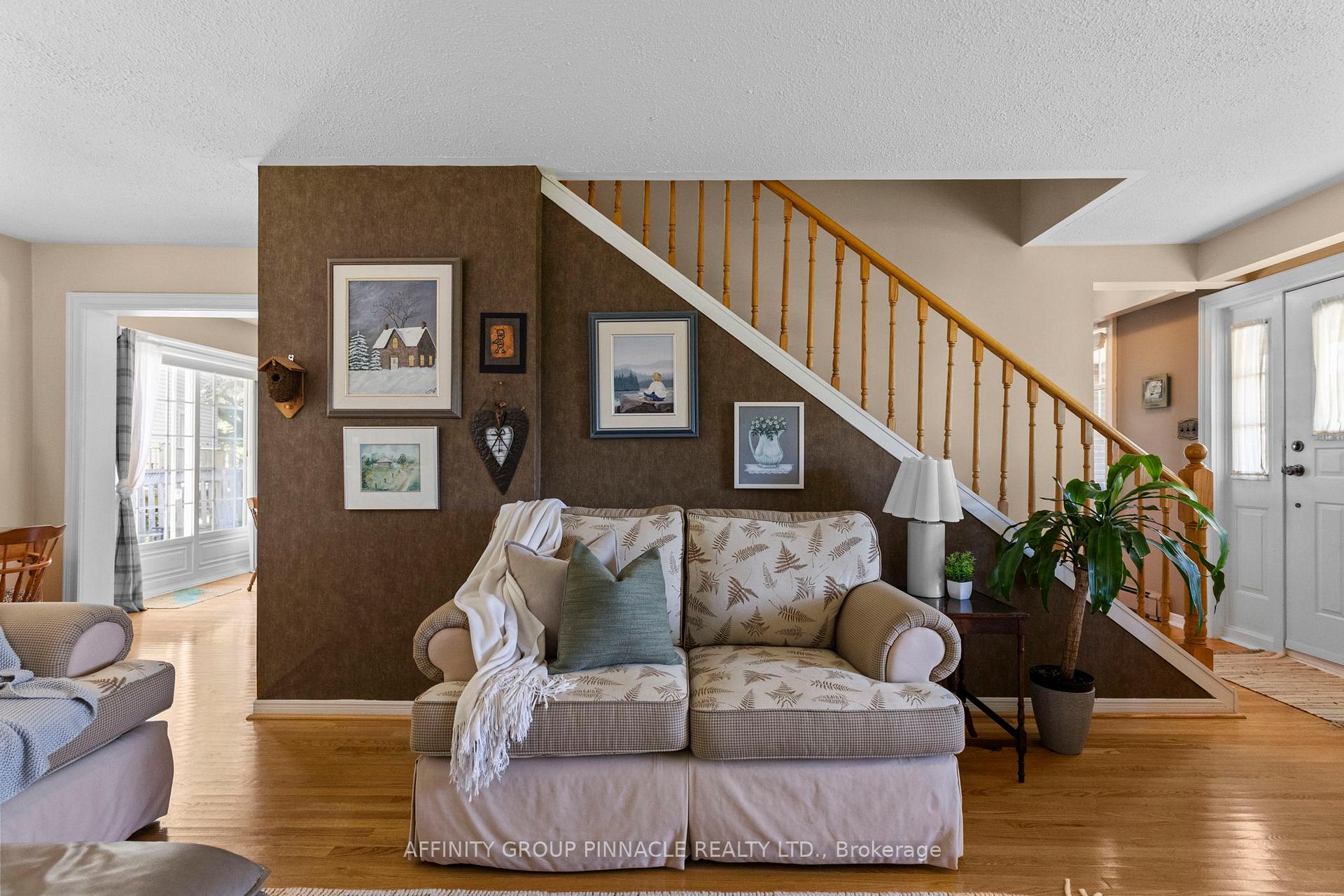 Photo 8 of 431 Dundas Street, Brock, Beaverton — HOMEH