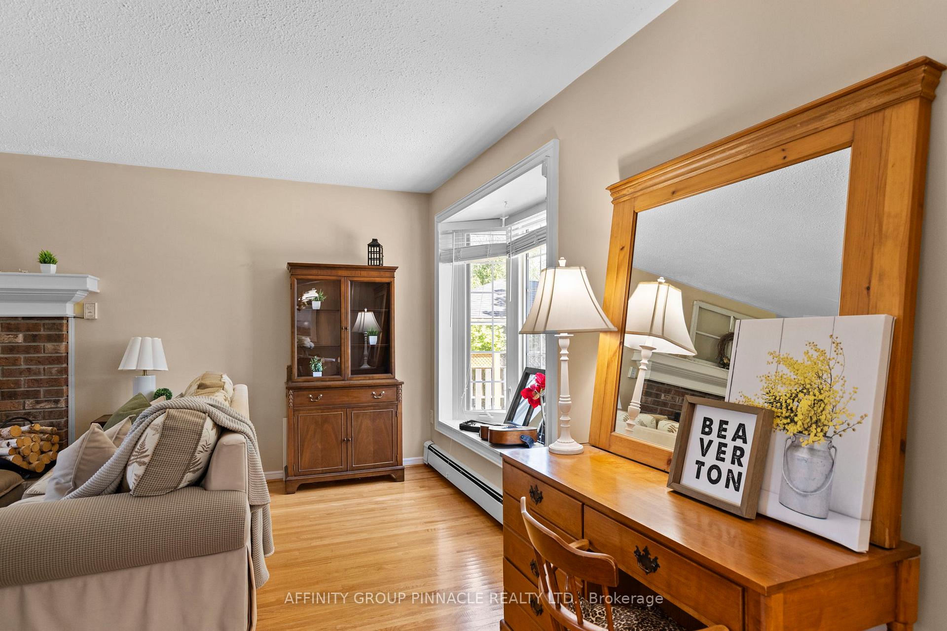 Photo 19 of 431 Dundas Street, Brock, Beaverton — HOMEH