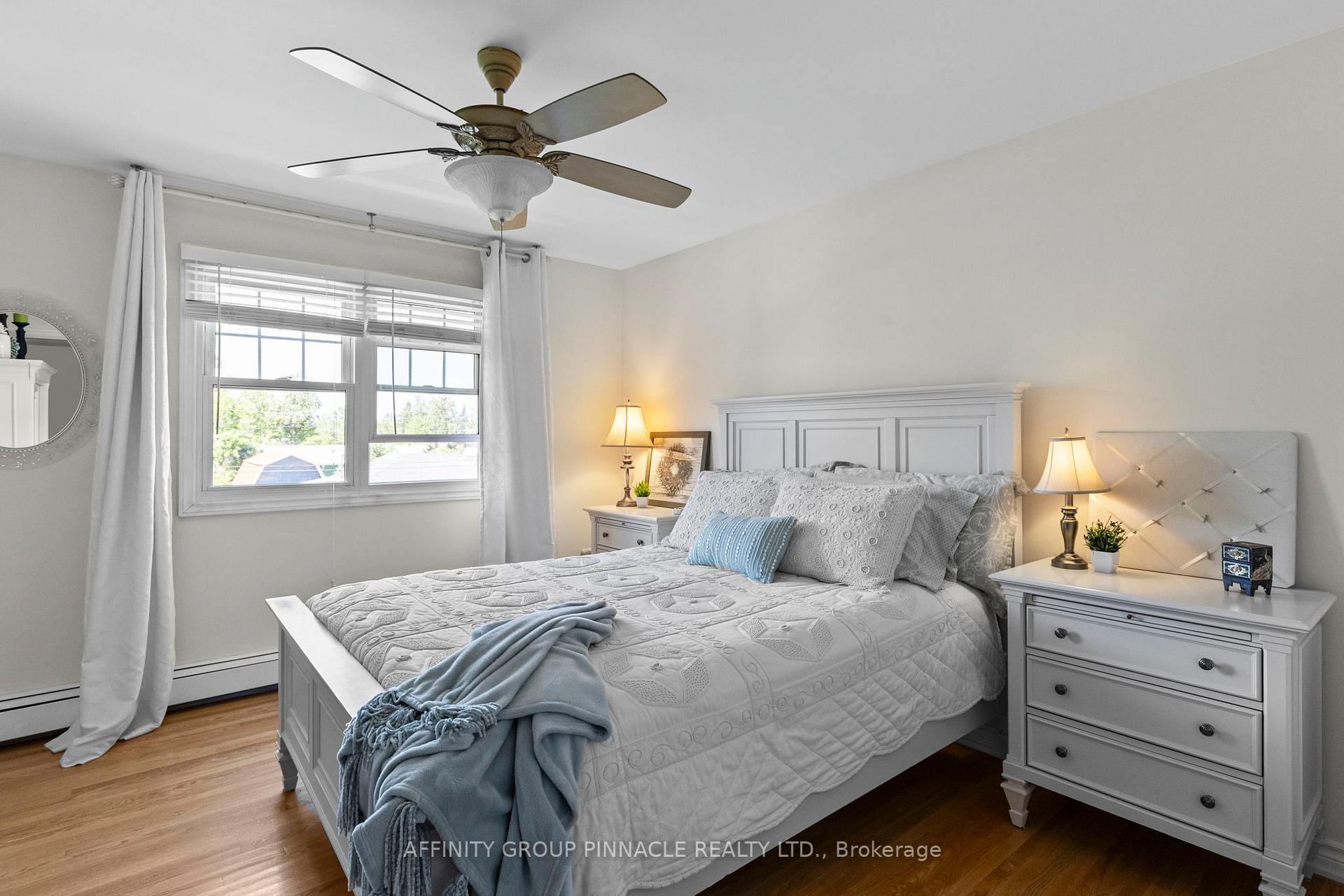 Photo 11 of 431 Dundas Street, Brock, Beaverton — HOMEH