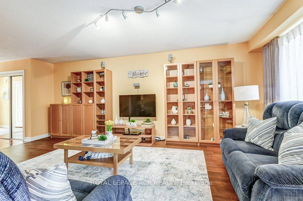 Photo 18 of 313 John Deisman Boulevard, Vaughan, Vellore Village — HOMEH