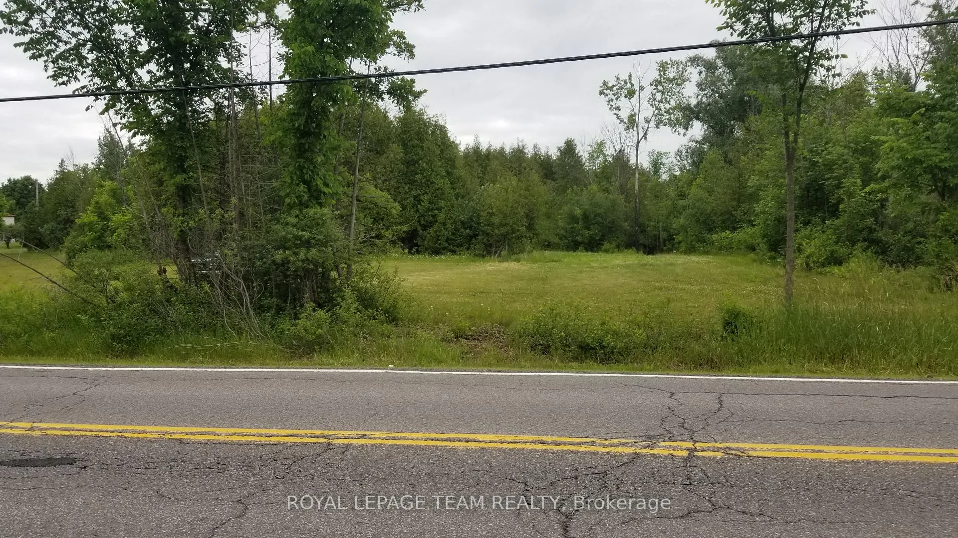 Front of 1661 8th Line Road S