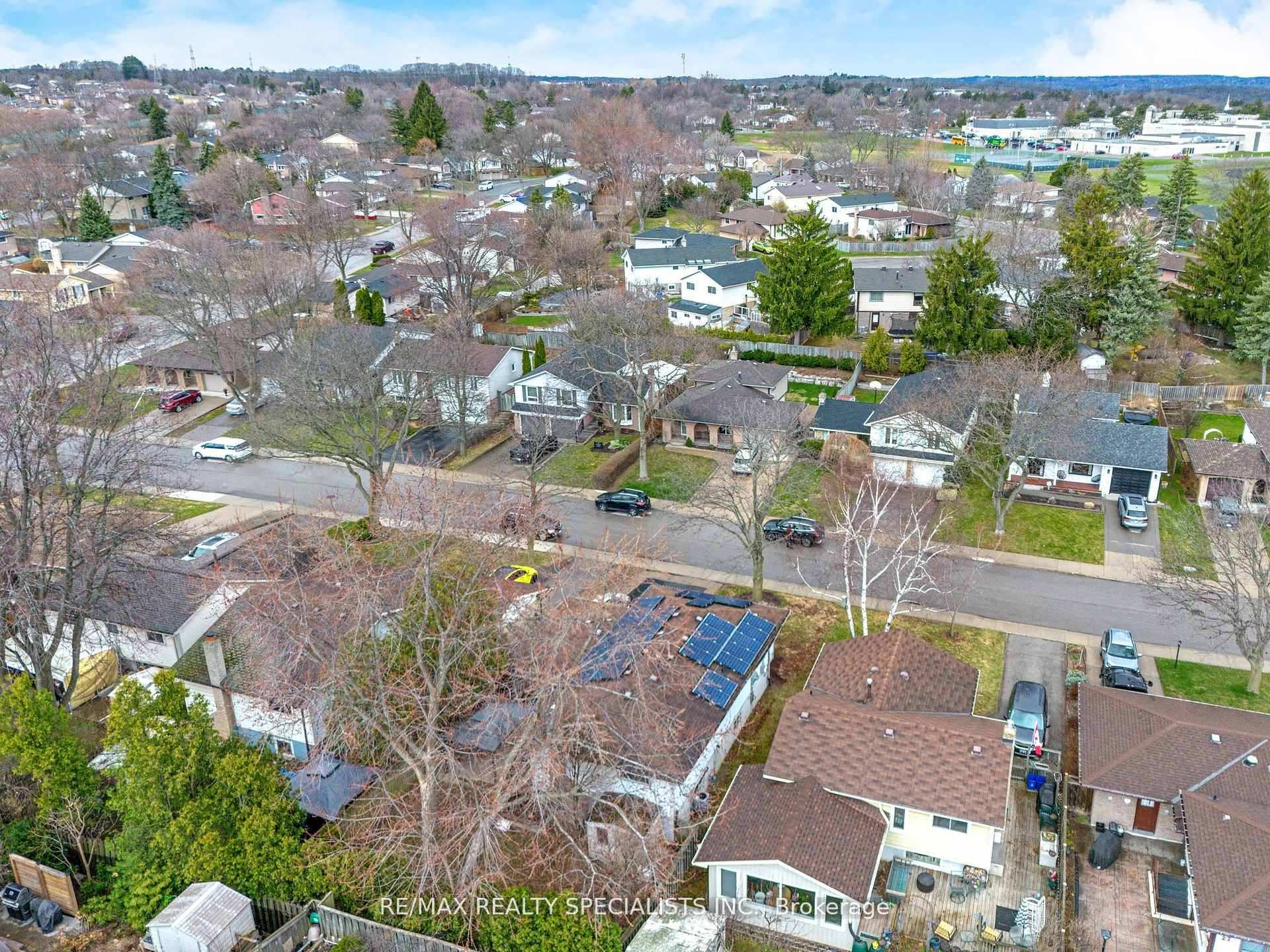 Photo 2 of 35 Forestgate Drive, Hamilton, Fessenden — HOMEH