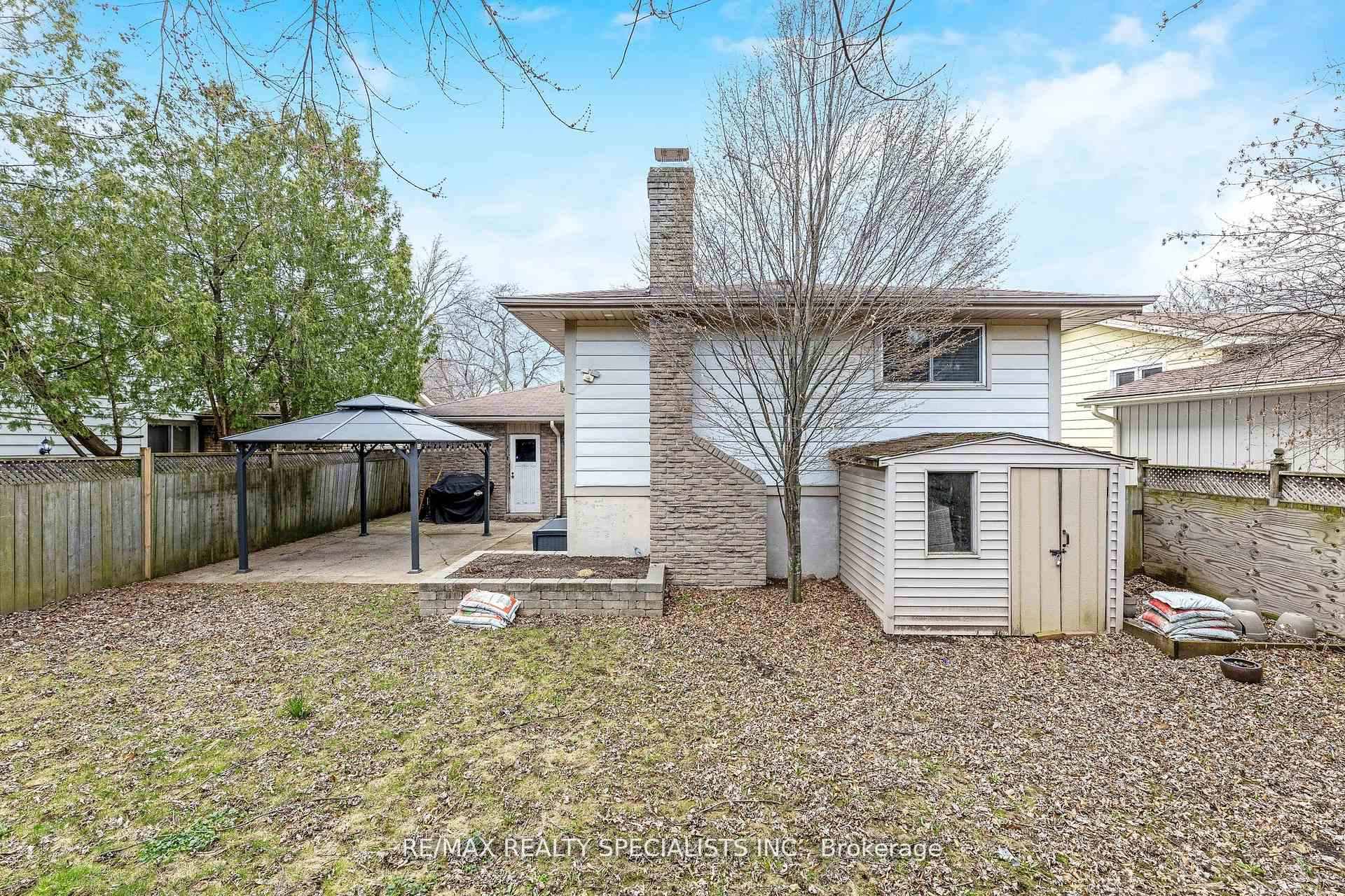 Photo 7 of 35 Forestgate Drive, Hamilton, Fessenden — HOMEH