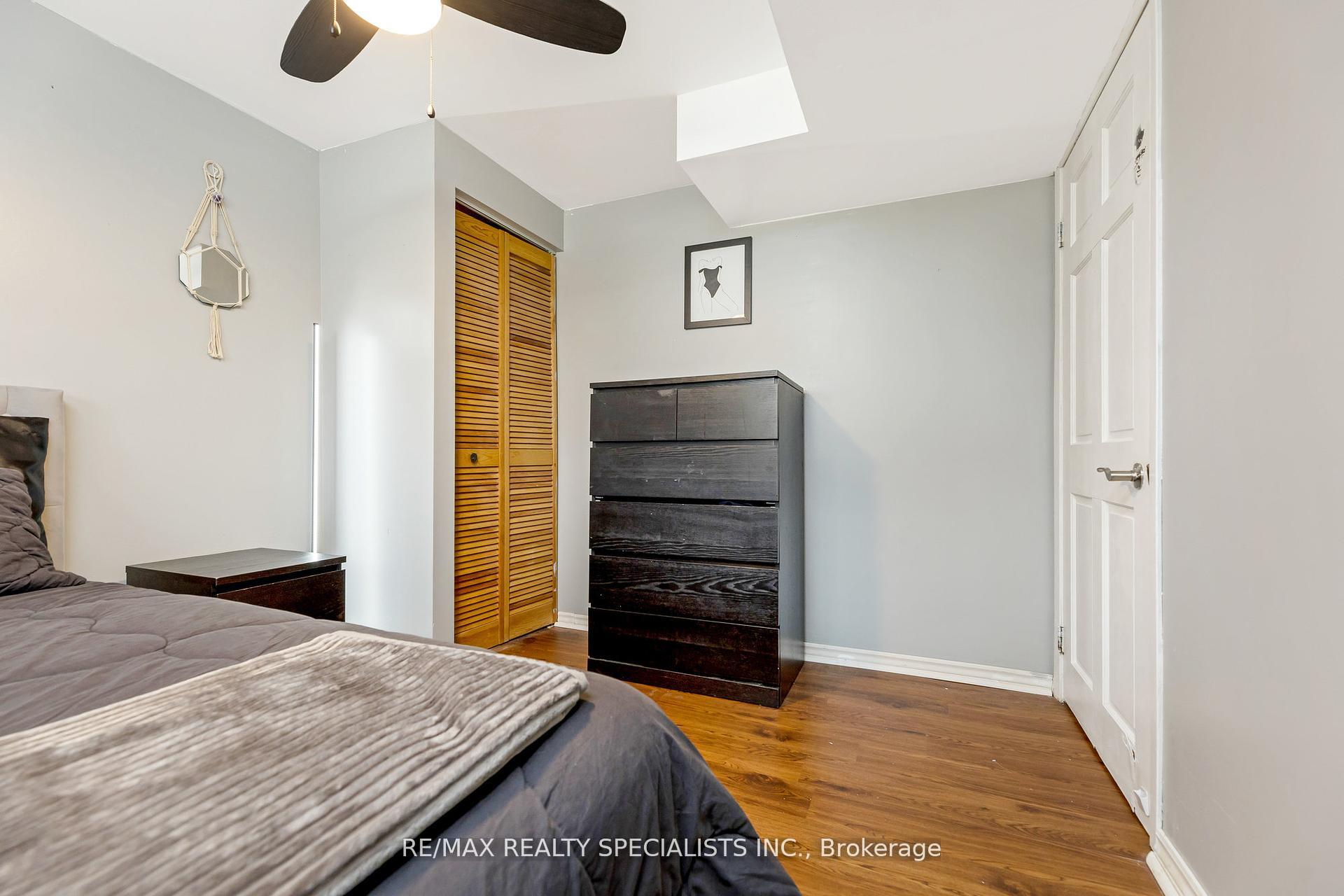 Photo 20 of 35 Forestgate Drive, Hamilton, Fessenden — HOMEH