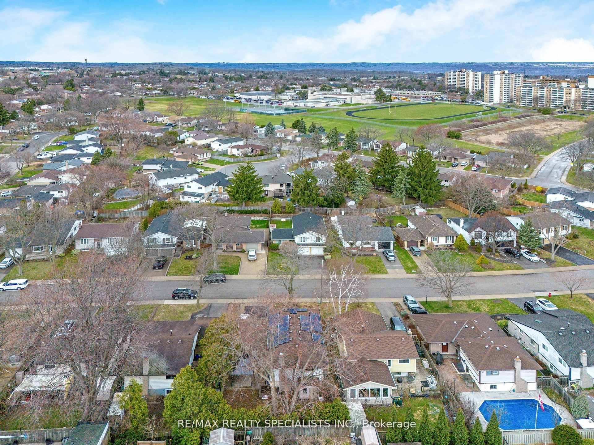 Photo 47 of 35 Forestgate Drive, Hamilton, Fessenden — HOMEH