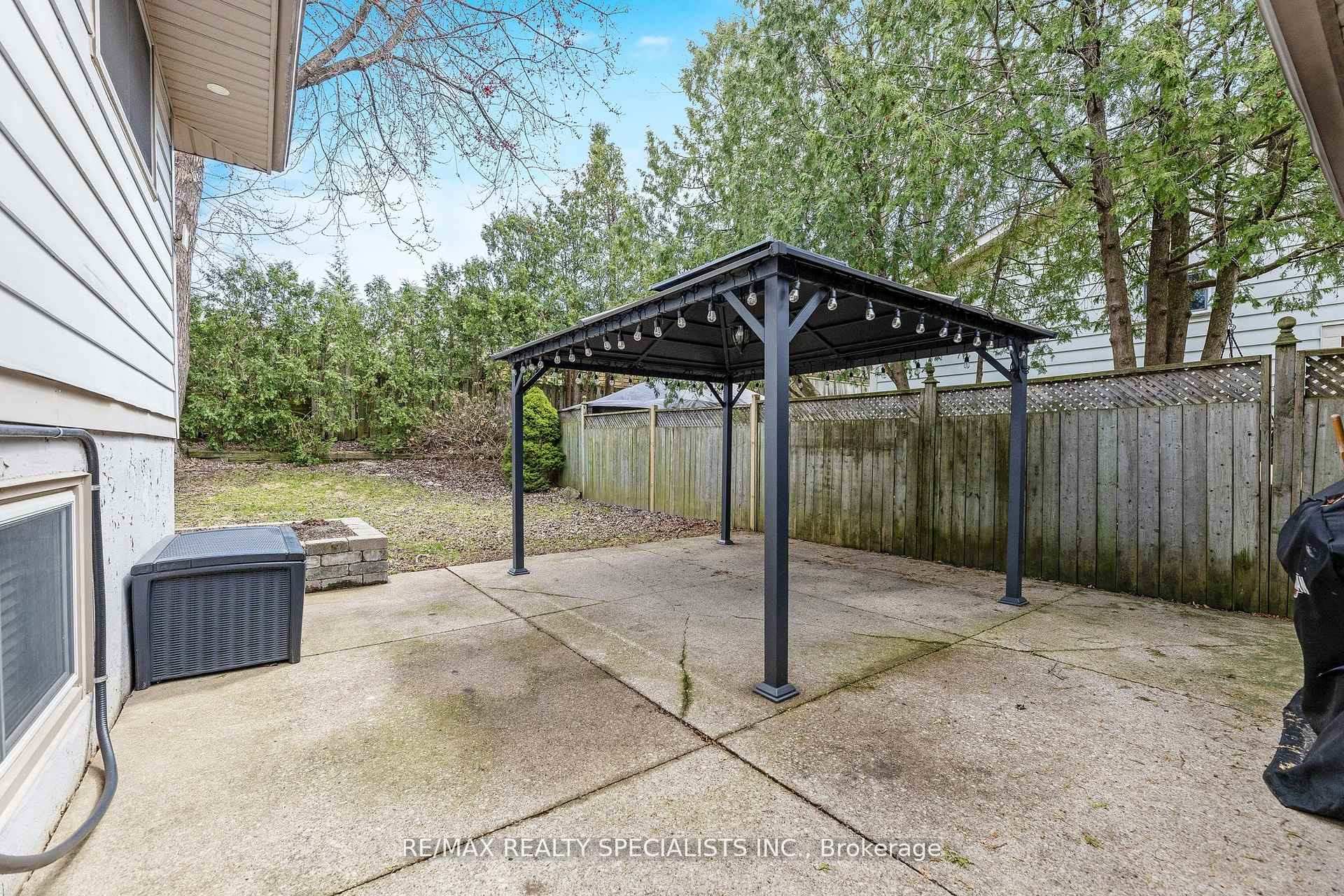 Photo 46 of 35 Forestgate Drive, Hamilton, Fessenden — HOMEH