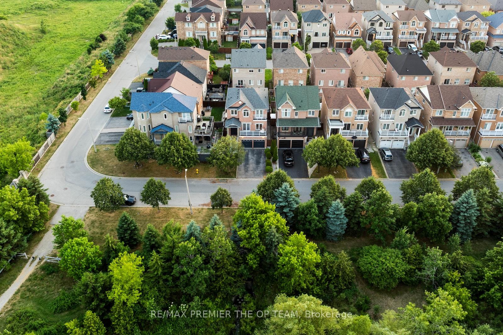 Photo 13 of 78 Mast Road, Vaughan, Vellore Village — HOMEH