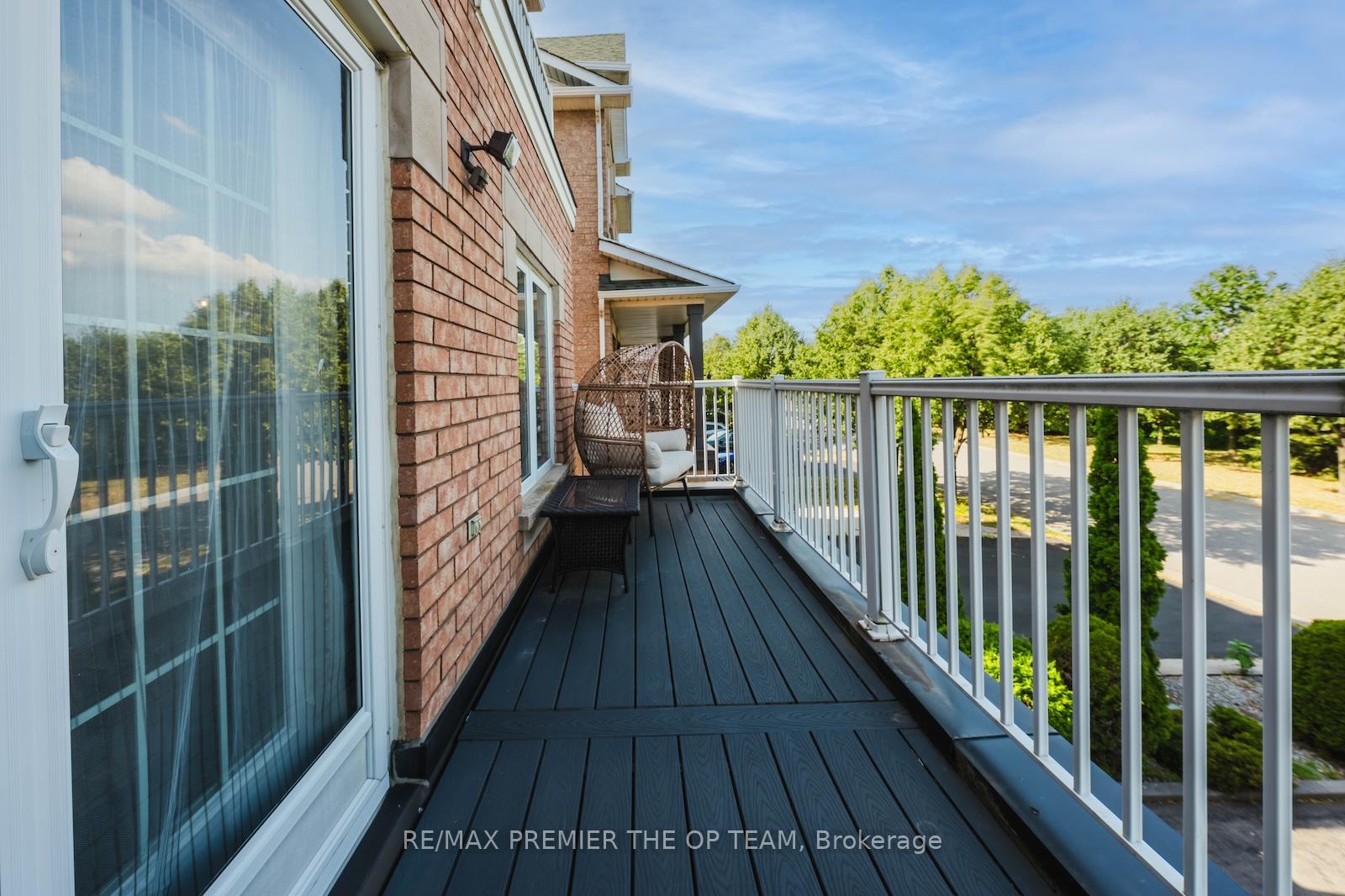 Photo 5 of 78 Mast Road, Vaughan, Vellore Village — HOMEH