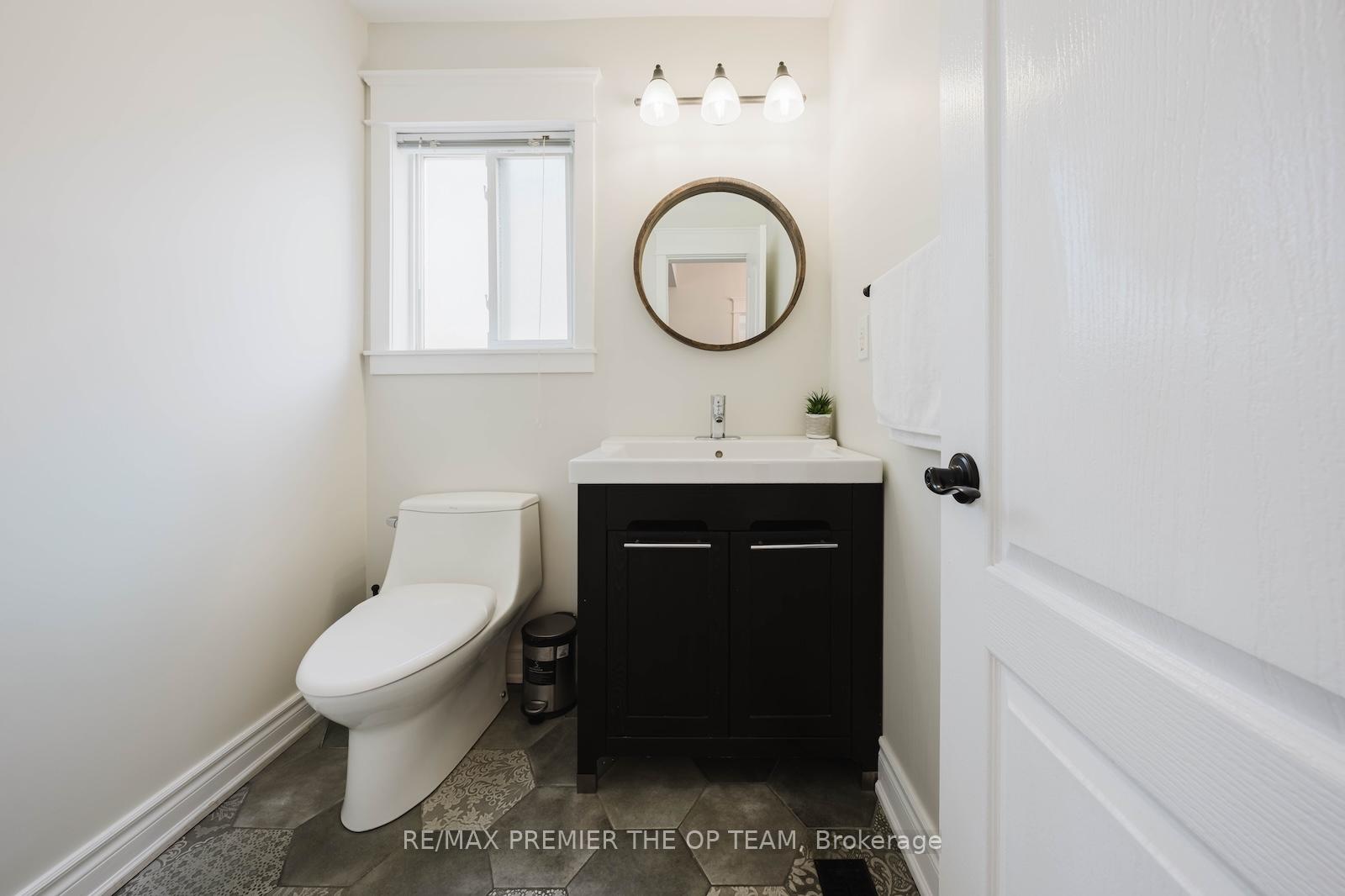 Photo 10 of 78 Mast Road, Vaughan, Vellore Village — HOMEH