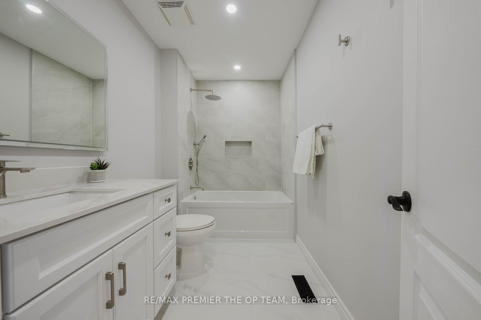 Photo 26 of 78 Mast Road, Vaughan, Vellore Village — HOMEH