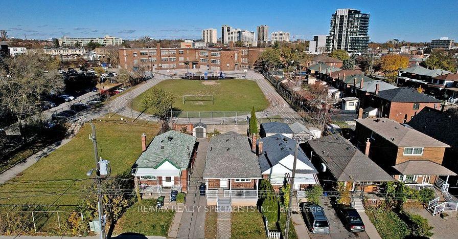 Photo 2 of 739 Vaughan Road, Toronto, Oakwood Village — HOMEH