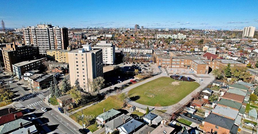Photo 7 of 739 Vaughan Road, Toronto, Oakwood Village — HOMEH