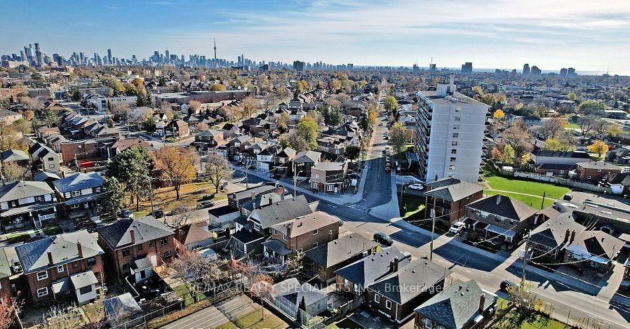Photo 8 of 739 Vaughan Road, Toronto, Oakwood Village — HOMEH