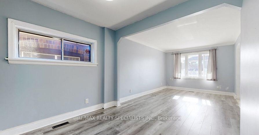 Photo 4 of 739 Vaughan Road, Toronto, Oakwood Village — HOMEH