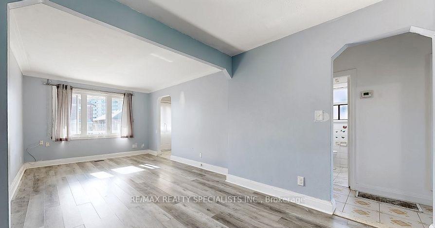 Photo 9 of 739 Vaughan Road, Toronto, Oakwood Village — HOMEH