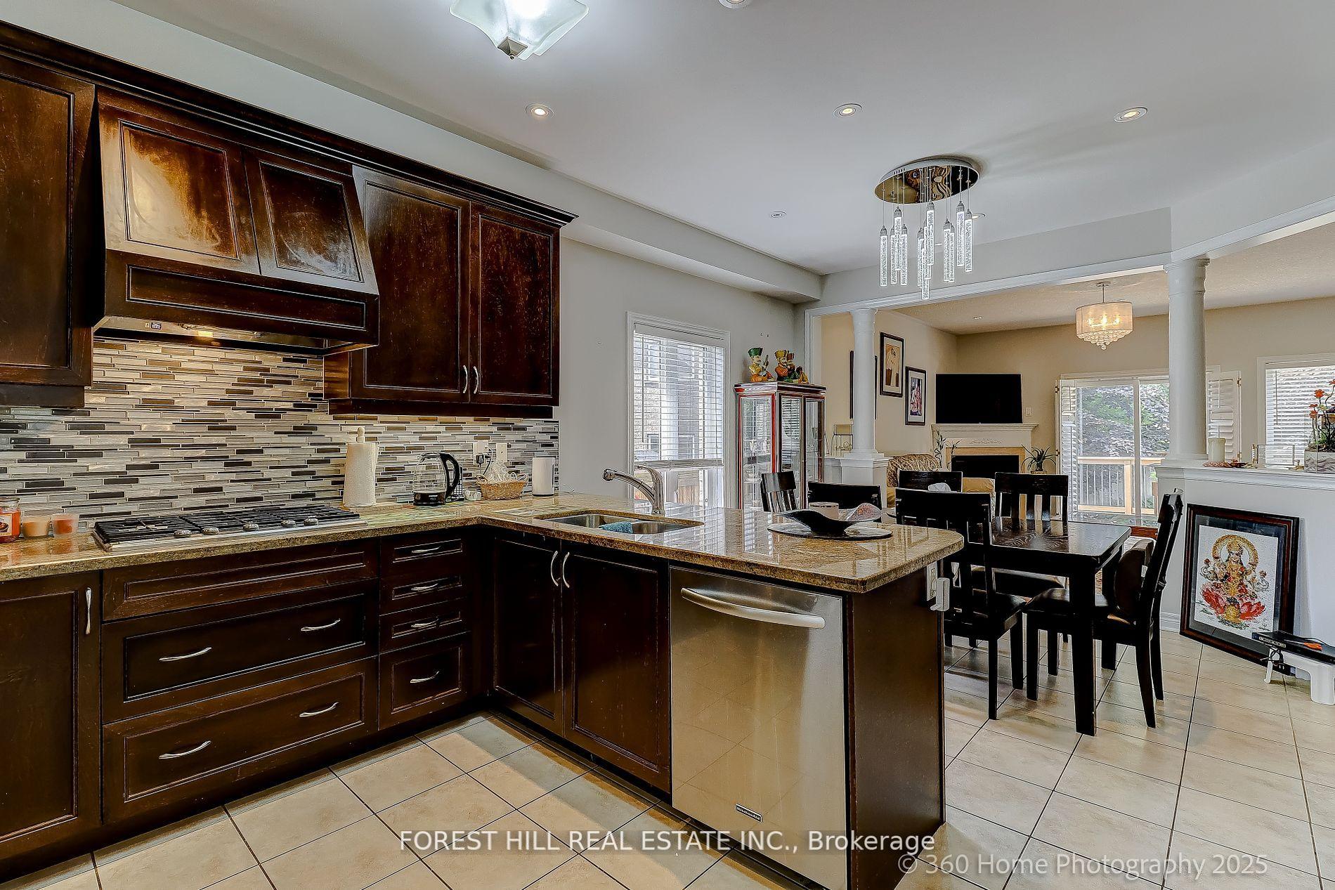 Photo 8 of 256 Peter Rupert Avenue, Vaughan, Maple — HOMEH