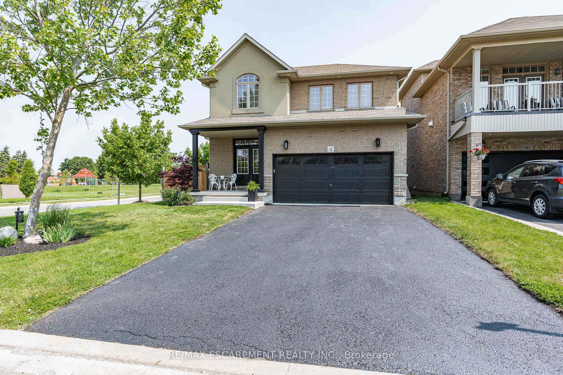 Photo 2 of 4 Bankfield Crescent, Hamilton, Stoney Creek — HOMEH