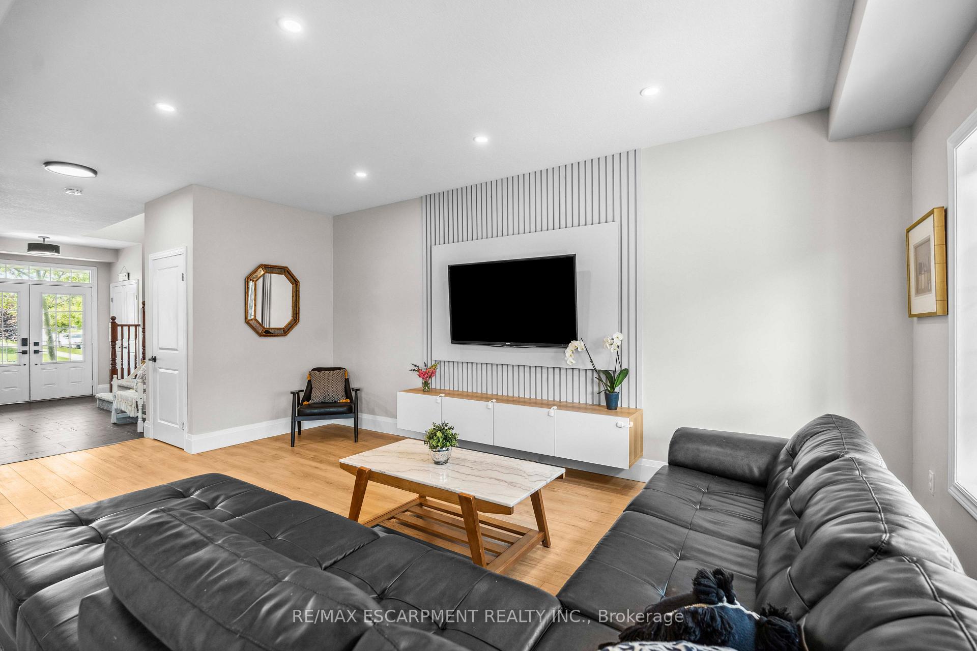 Photo 4 of 4 Bankfield Crescent, Hamilton, Stoney Creek — HOMEH