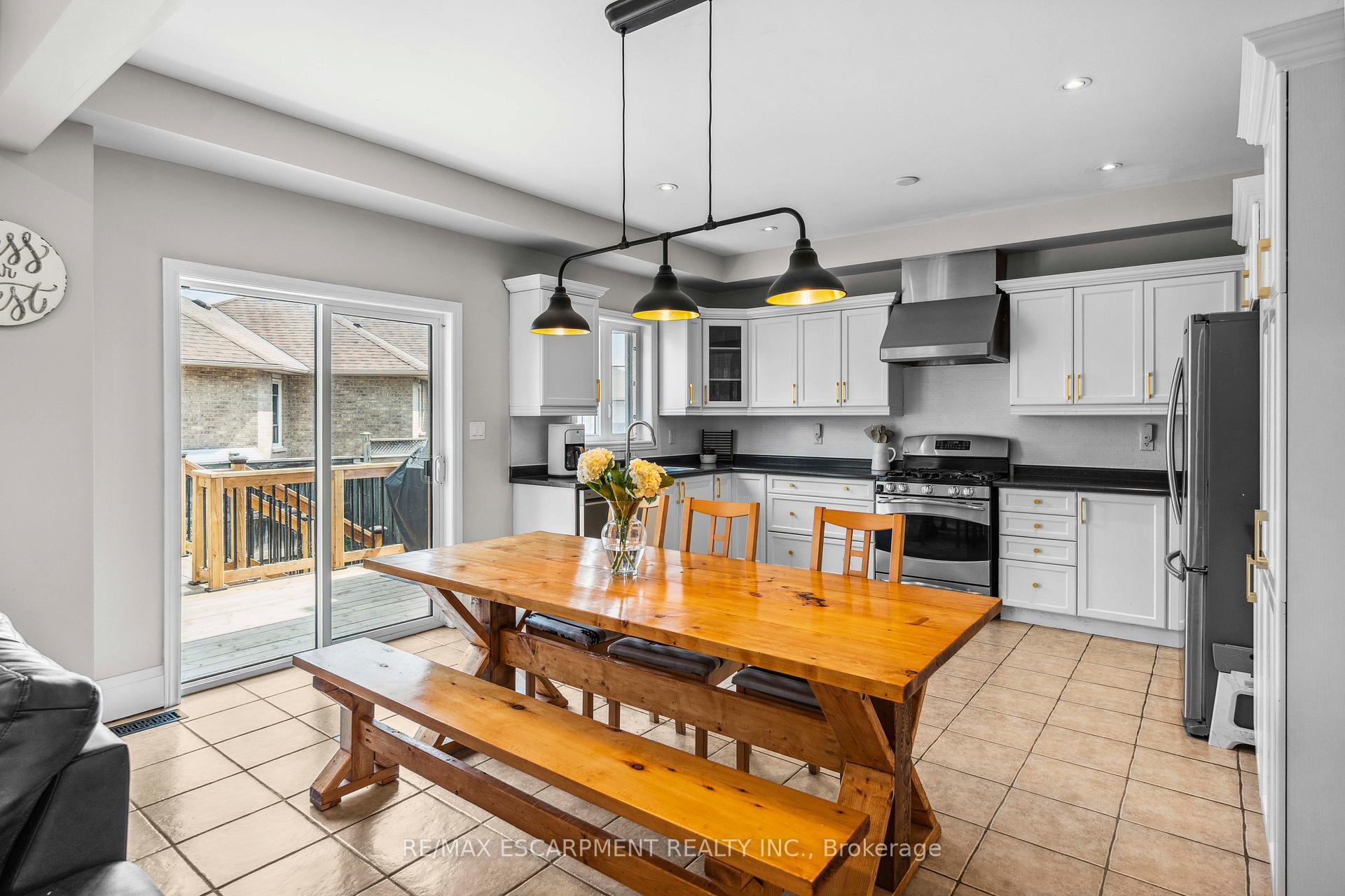 Photo 10 of 4 Bankfield Crescent, Hamilton, Stoney Creek — HOMEH