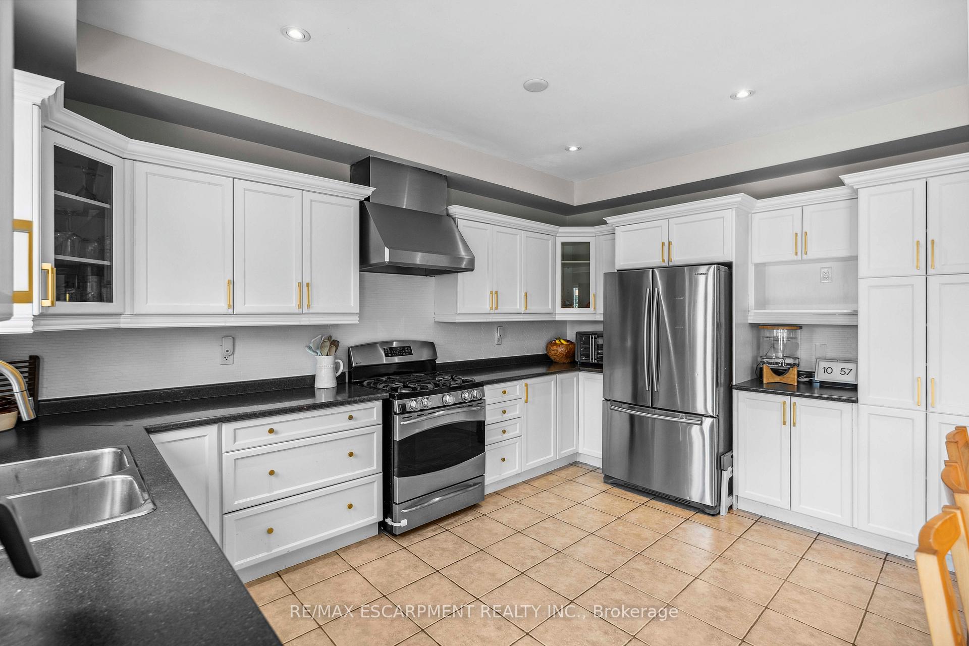 Photo 14 of 4 Bankfield Crescent, Hamilton, Stoney Creek — HOMEH