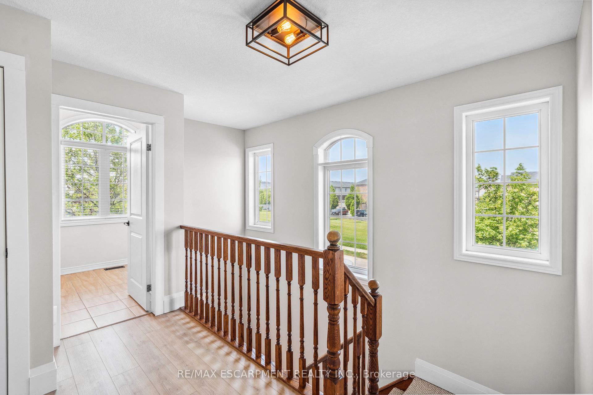 Photo 23 of 4 Bankfield Crescent, Hamilton, Stoney Creek — HOMEH