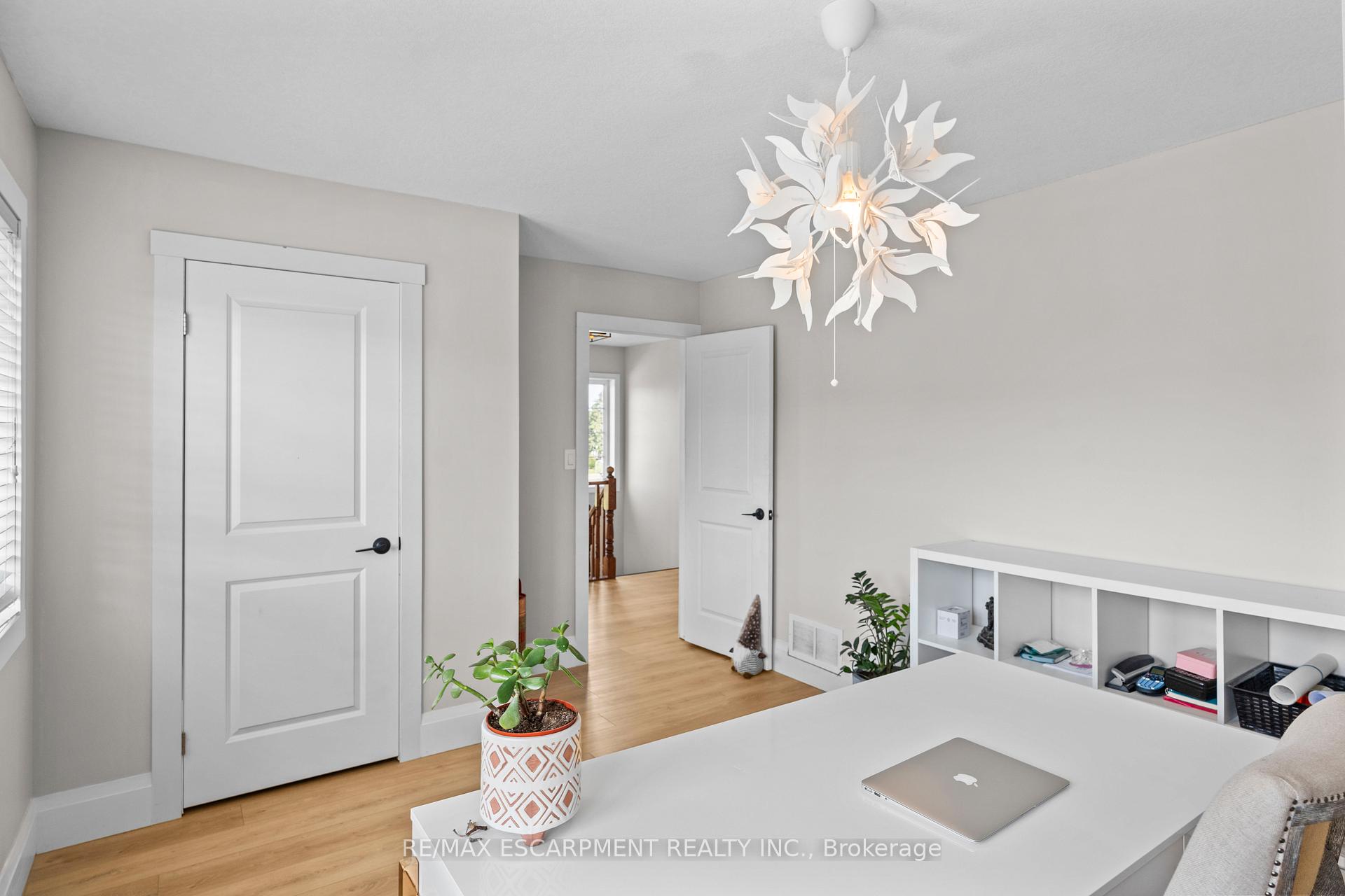 Photo 43 of 4 Bankfield Crescent, Hamilton, Stoney Creek — HOMEH