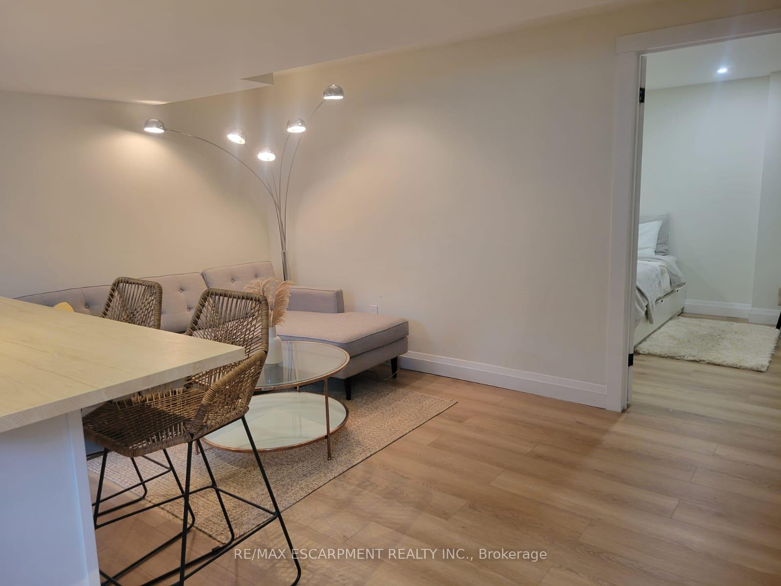 Photo 11 of 4 Bankfield Crescent, Hamilton, Stoney Creek — HOMEH