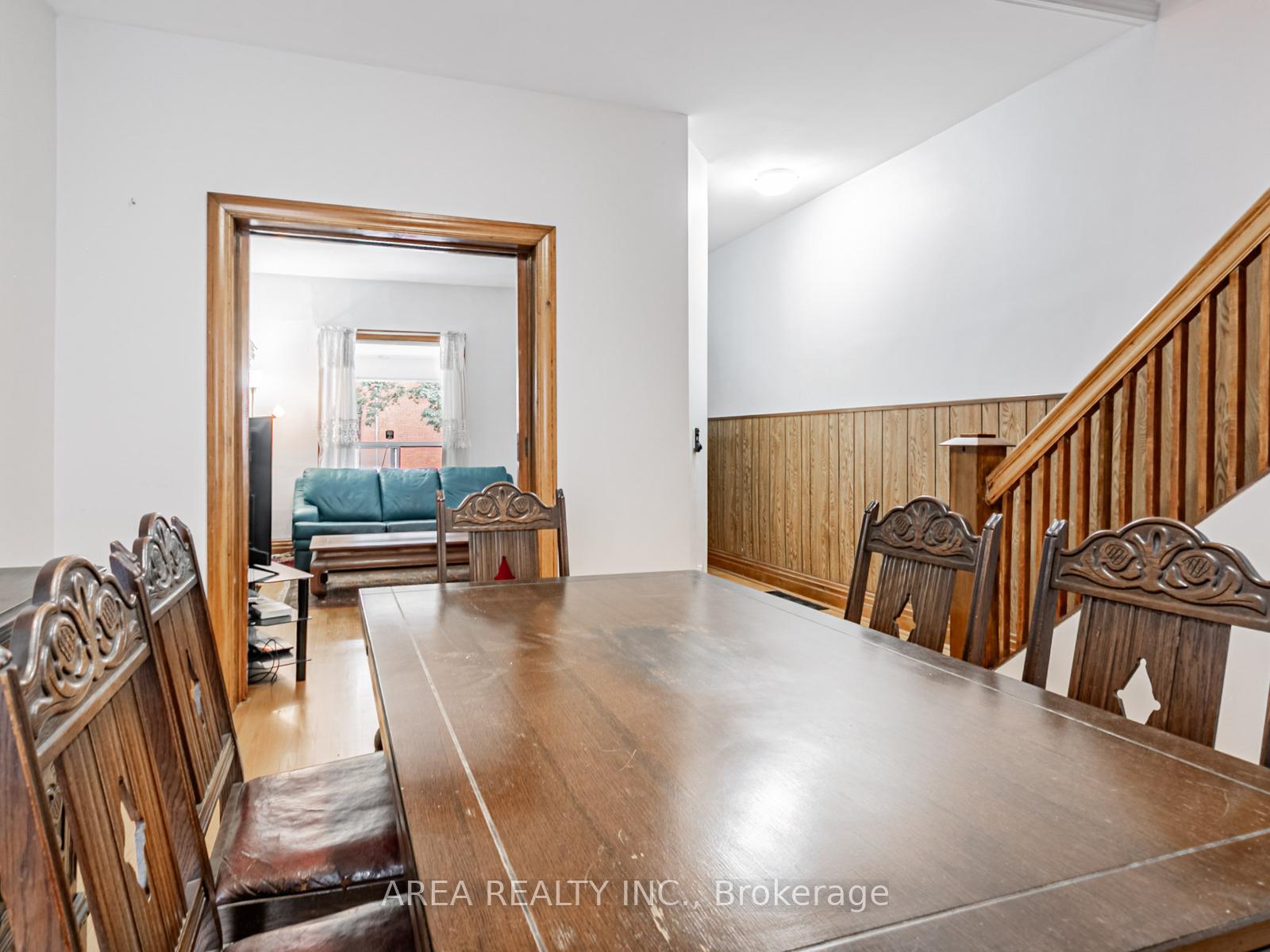 Photo 20 of 50 Mackenzie Crescent, Toronto, Little Portugal — HOMEH