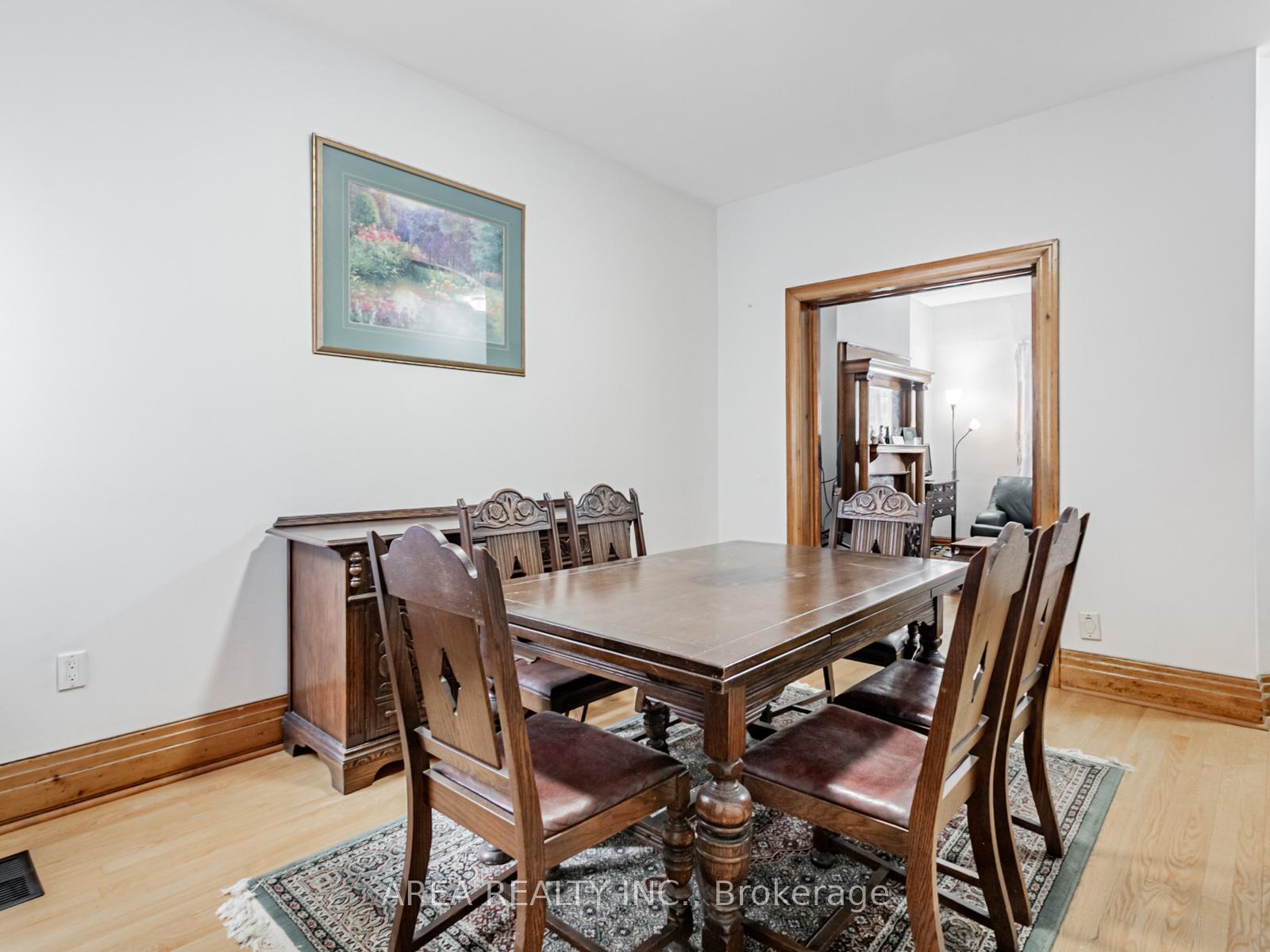 Photo 22 of 50 Mackenzie Crescent, Toronto, Little Portugal — HOMEH