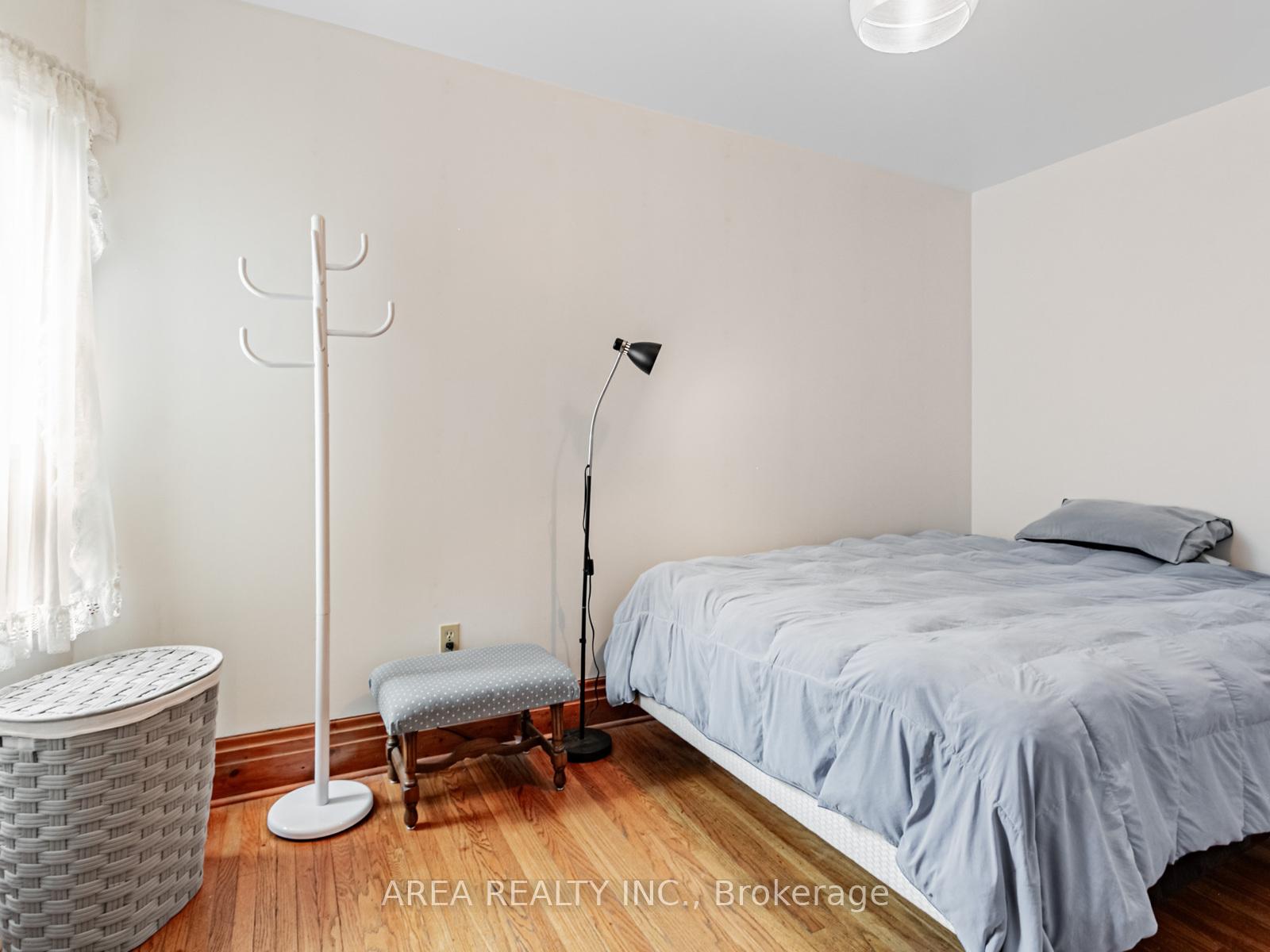 Photo 13 of 50 Mackenzie Crescent, Toronto, Little Portugal — HOMEH