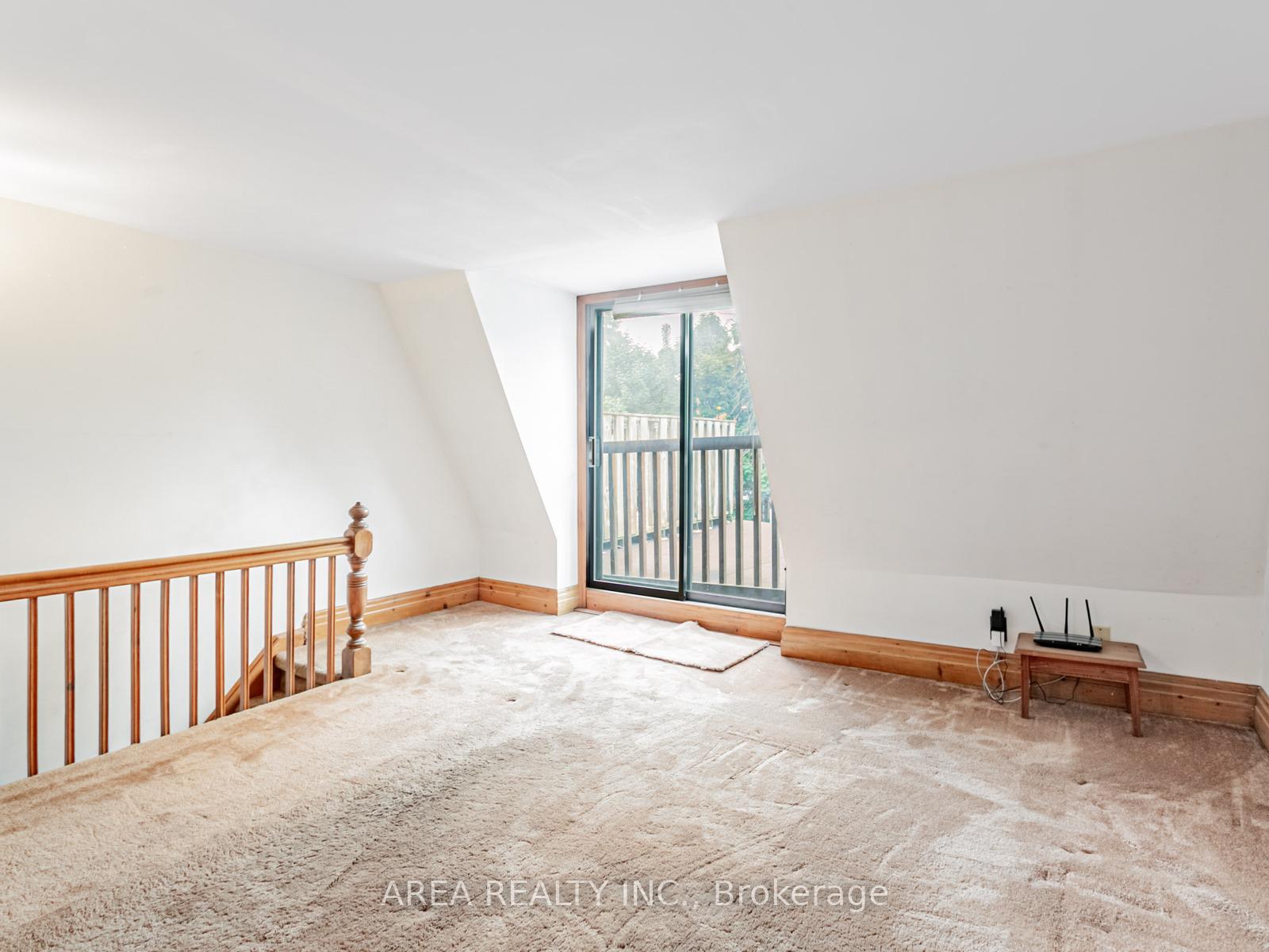 Photo 19 of 50 Mackenzie Crescent, Toronto, Little Portugal — HOMEH