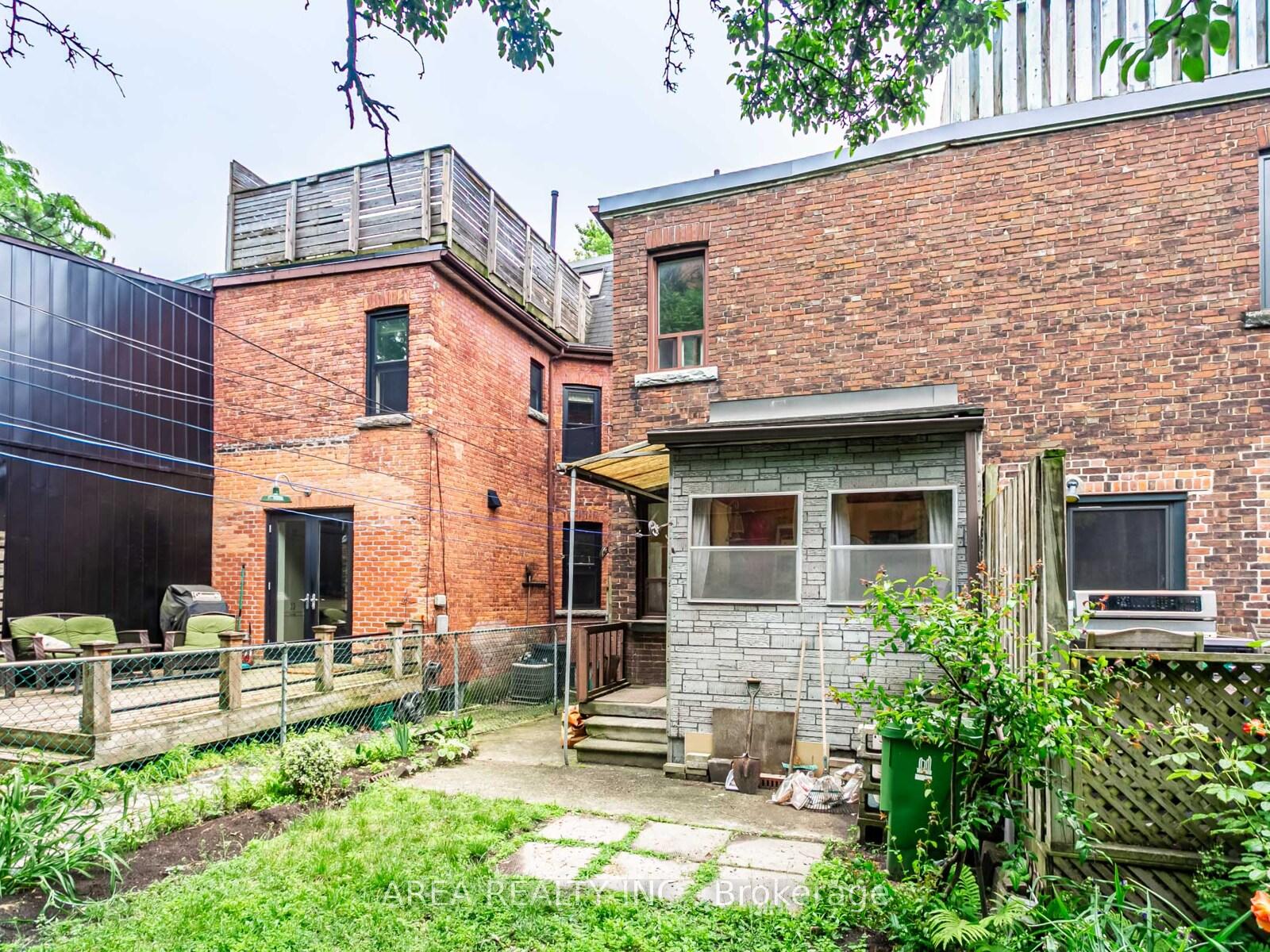 Photo 24 of 50 Mackenzie Crescent, Toronto, Little Portugal — HOMEH