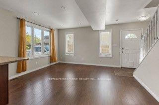 Photo 2 of 5135 Morrison Street, Niagara Falls, Cherrywood — HOMEH