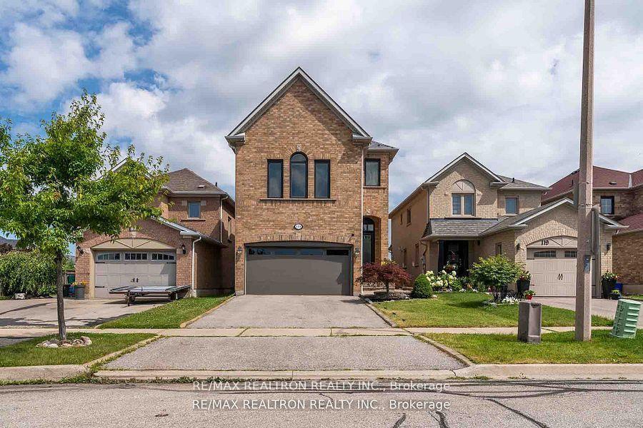Photo 13 of 121 Broomlands Drive, Vaughan, Maple — HOMEH