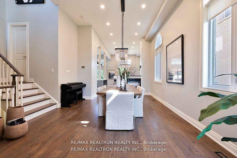 Photo 4 of 121 Broomlands Drive, Vaughan, Maple — HOMEH