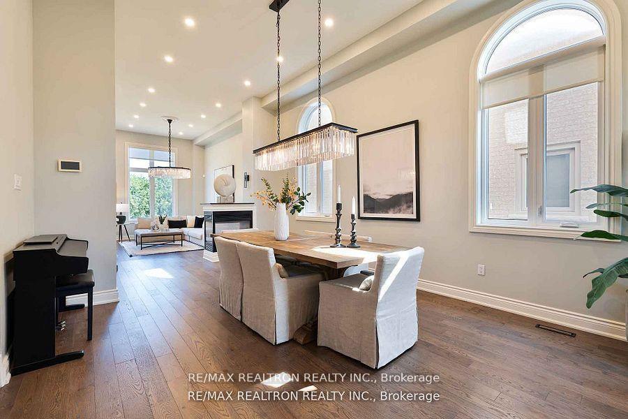 Photo 3 of 121 Broomlands Drive, Vaughan, Maple — HOMEH