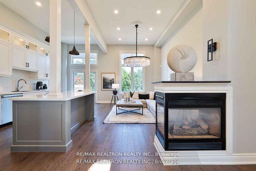 Photo 9 of 121 Broomlands Drive, Vaughan, Maple — HOMEH