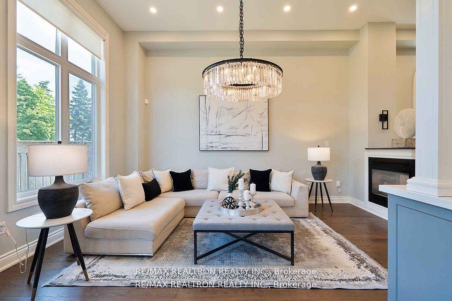Photo 6 of 121 Broomlands Drive, Vaughan, Maple — HOMEH