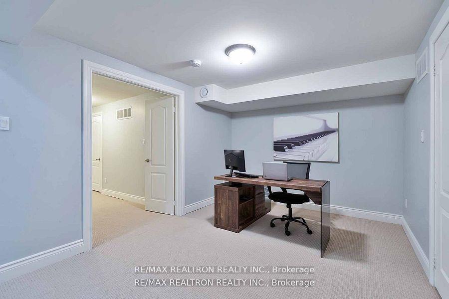 Photo 34 of 121 Broomlands Drive, Vaughan, Maple — HOMEH